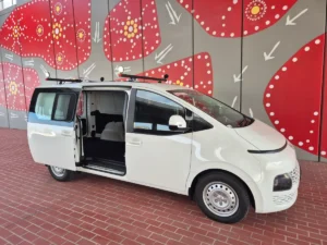 Hiace_Commuter_Hydraulic_Wheelchair_Lift_banner_Images